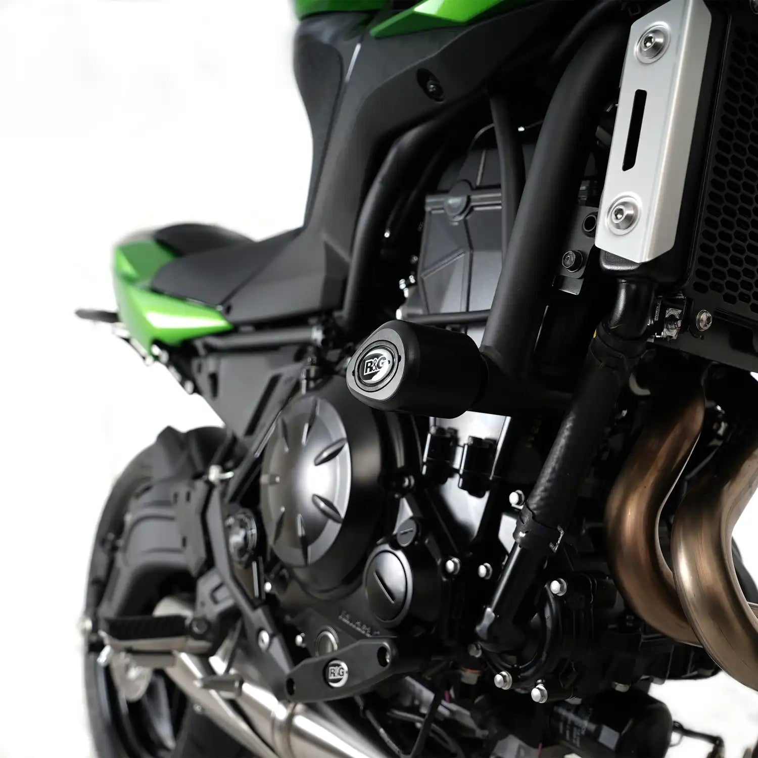 Topes de Caída R&G Aero en Kawasaki Z650 S 2026 configuración blanca