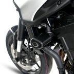 Instalación crash protector R&G en punto de montaje chasis Kawasaki Z900 sin modificar