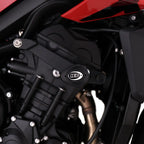 Vista frontal Triumph Street Triple 765 con crash protectors R&G Aero instalados ambos lados