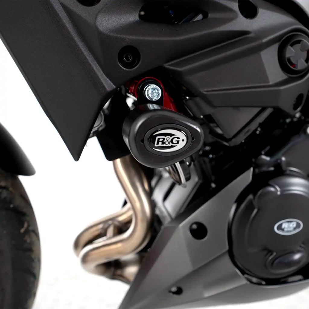 Vista lateral de frame slider R&G Aero instalado en chasis Kawasaki Ninja 400