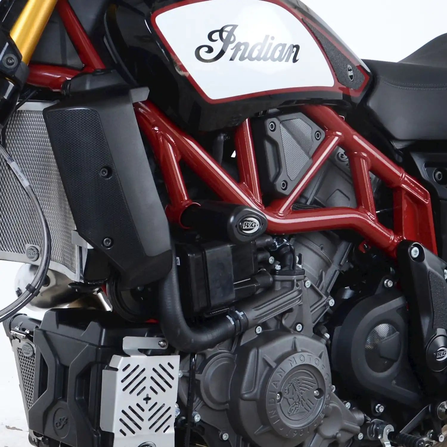 Detalle bobbin Aero R&G forma de gota para Indian FTR1200S con herrajes de acero alta tensión