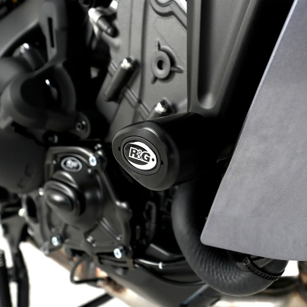 Detalle de instalación frame slider R&G en bastidor Yamaha Tracer 9 GT