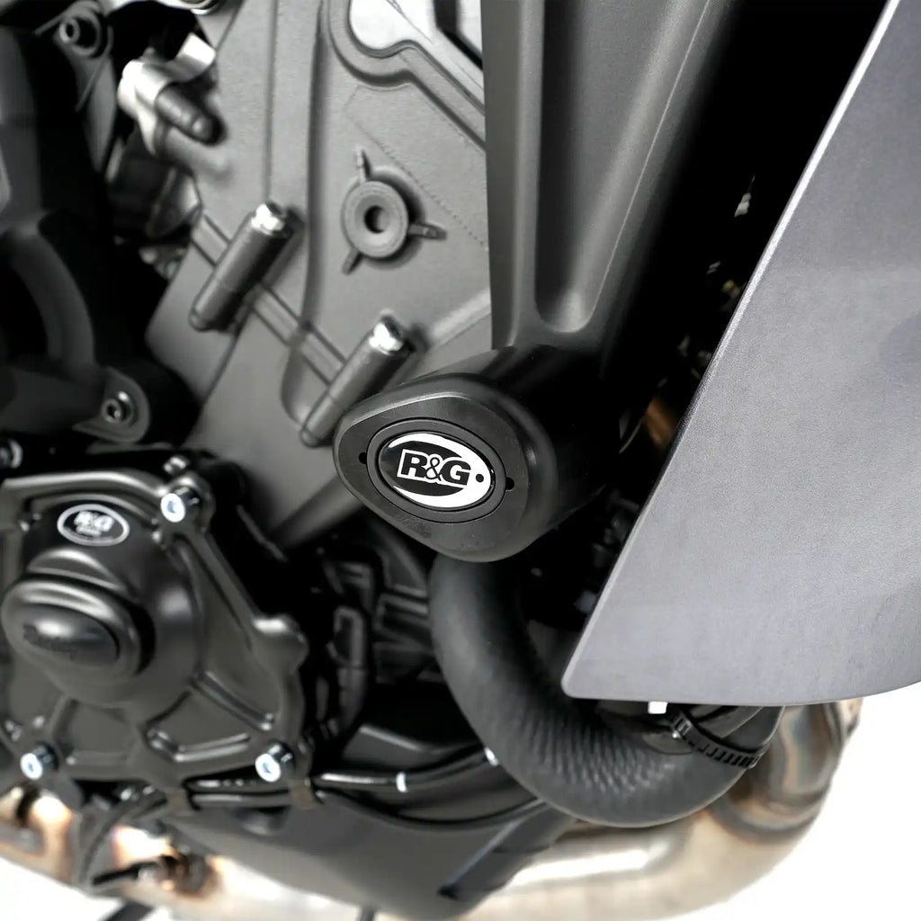Topes de caída R&G Aero en Yamaha Tracer 9 GT Plus 2025 color negro