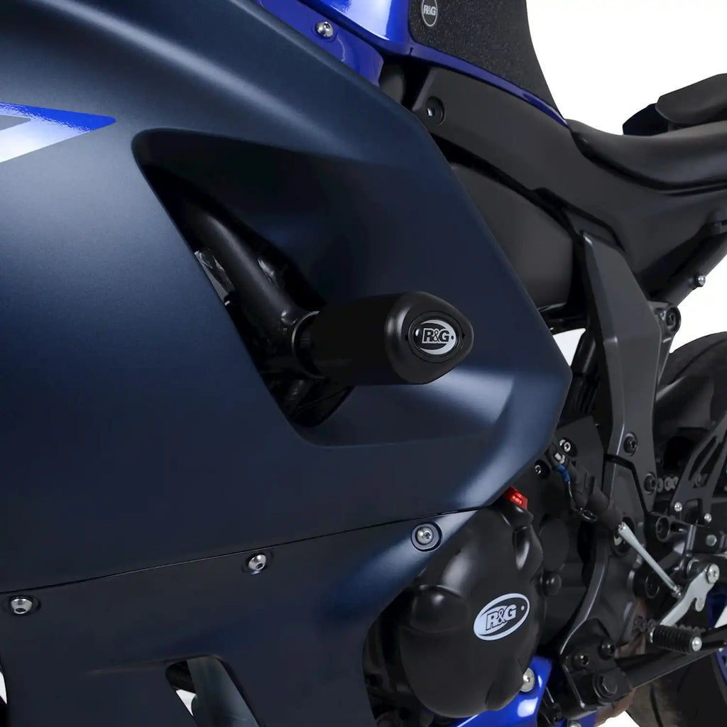 Detalle tornillería acero alta tensión R&G crash protector Yamaha R7 con manga de compresión interna