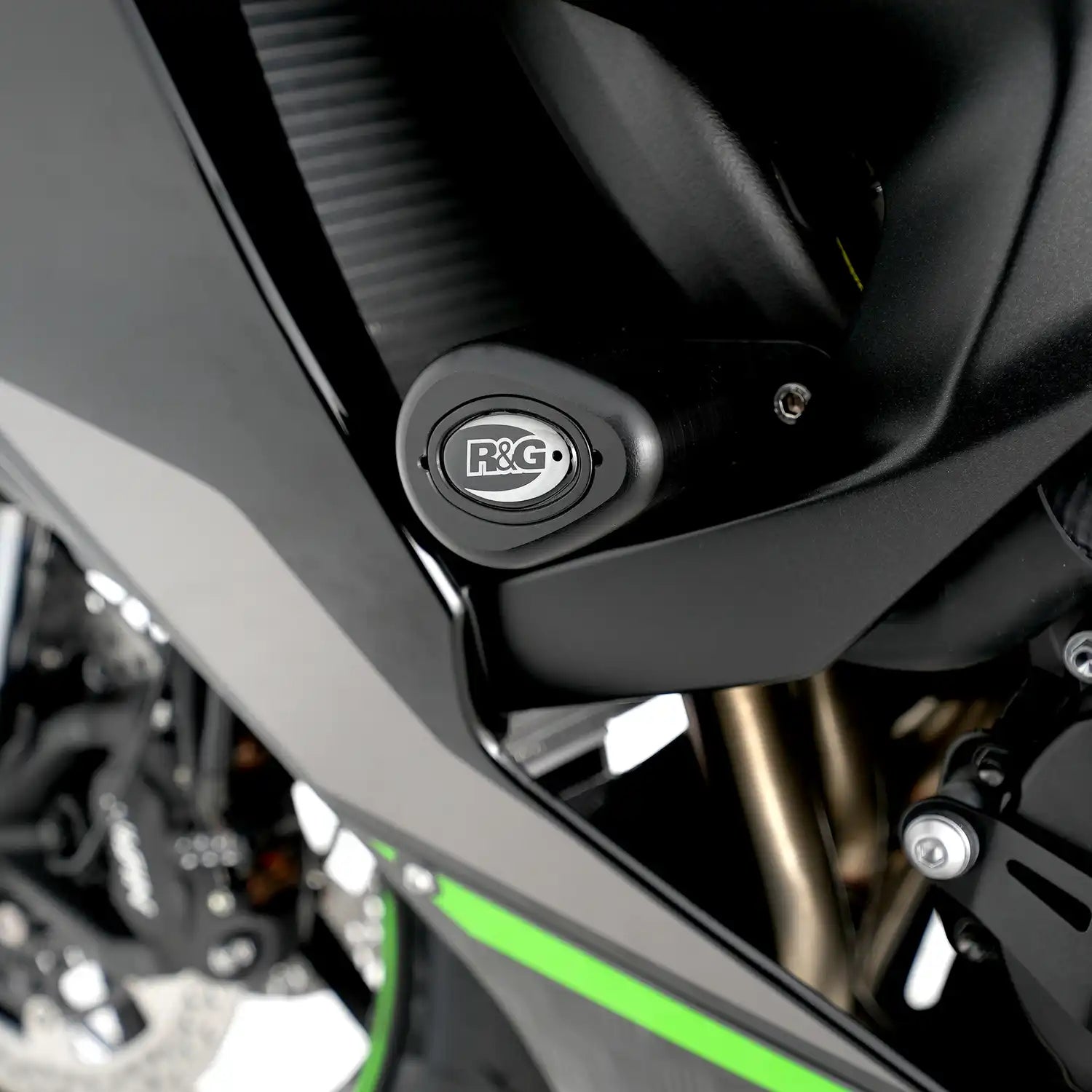 Vista completa protectores aerodinámicos RG Racing en ZX6R verde 2024