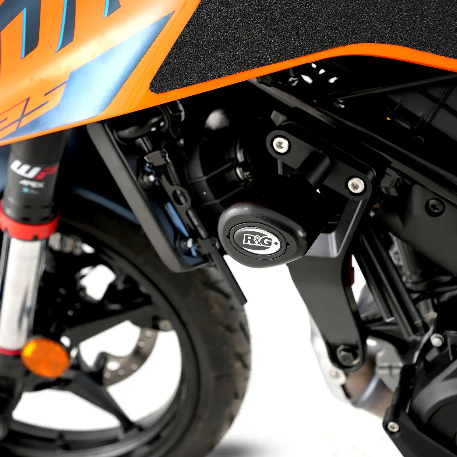 Frame Slider R&G Aero Style KTM Duke 2024 vista lateral derecha perfil aerodinámico