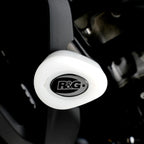 Detalle bobbin aerodinámico R&G estilo gota con capuchón removible en S1000XR negra