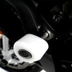 Tope de caída R&G lado izquierdo BMW S1000XR 2024 mostrando montaje directo a chasis