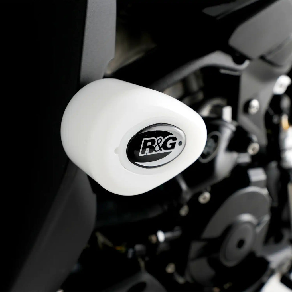 Vista cercana anclaje frame slider R&G Aero en chasis BMW S1000XR sin modificar carenado