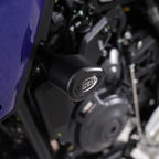 Detalle de montaje Tope de Caída R&G Aero en motor delantero Yamaha Ténéré 700 Rally