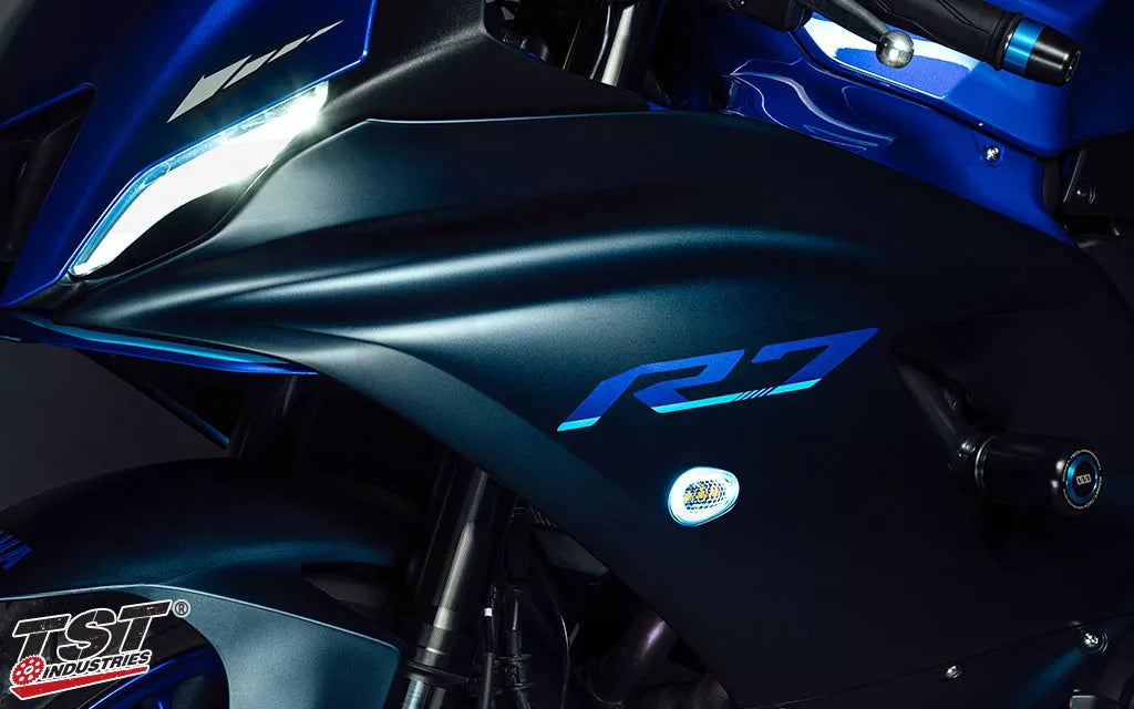 Intermitentes LED delanteros empotrables TST HALO-GTR para Yamaha YZF-R7 2022+ / R3