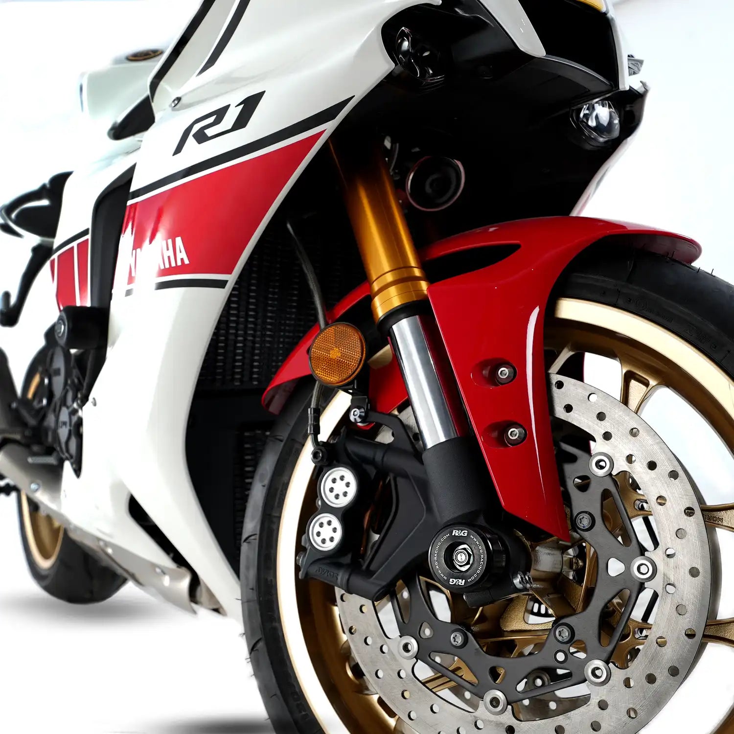 Protector de horquilla R&G para Yamaha R1 2023 montado en barras de suspensión