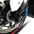 Detalle cercano acabado negro protector horquilla R&G en BMW M1000XR barra izquierda