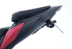 Detalle montaje soporte patente R&G en cola Suzuki GSX-S750 2017-2024