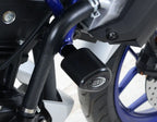 Yamaha MT-03 con Topes de Caída R&G Aero instalados vista frontal tres cuartos