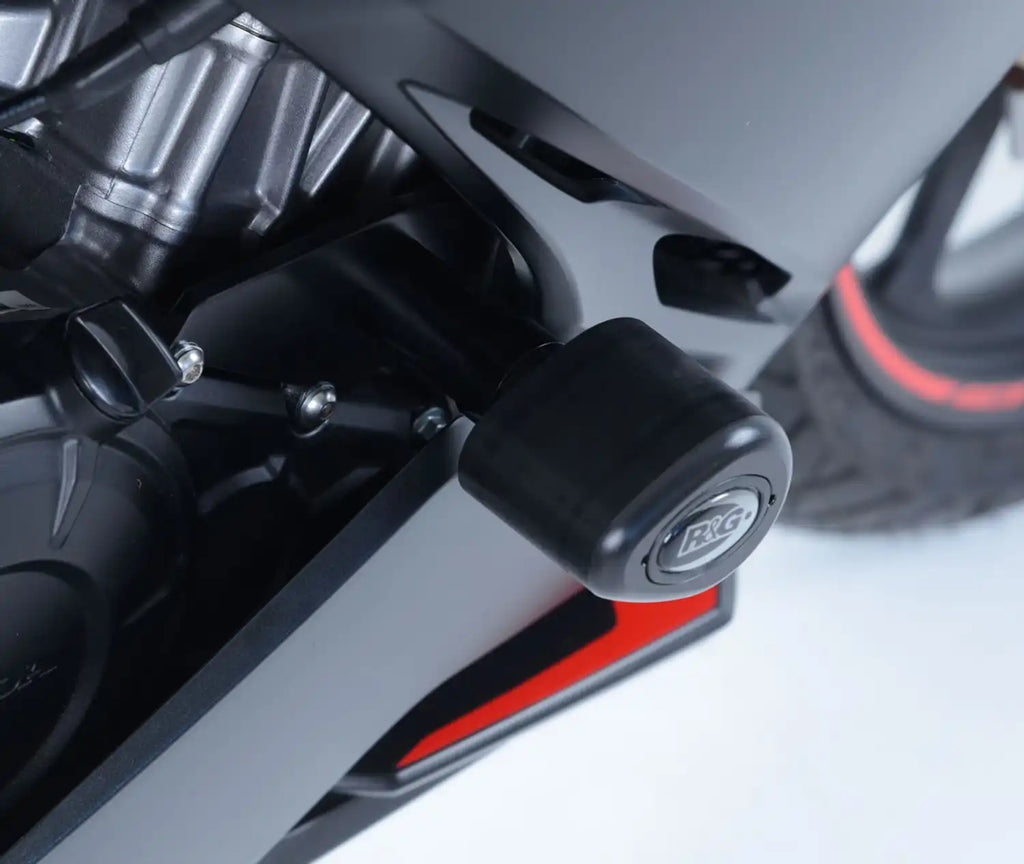 Tope de Caída R&G Aero Negro montado en Honda CBR250RR lateral derecho