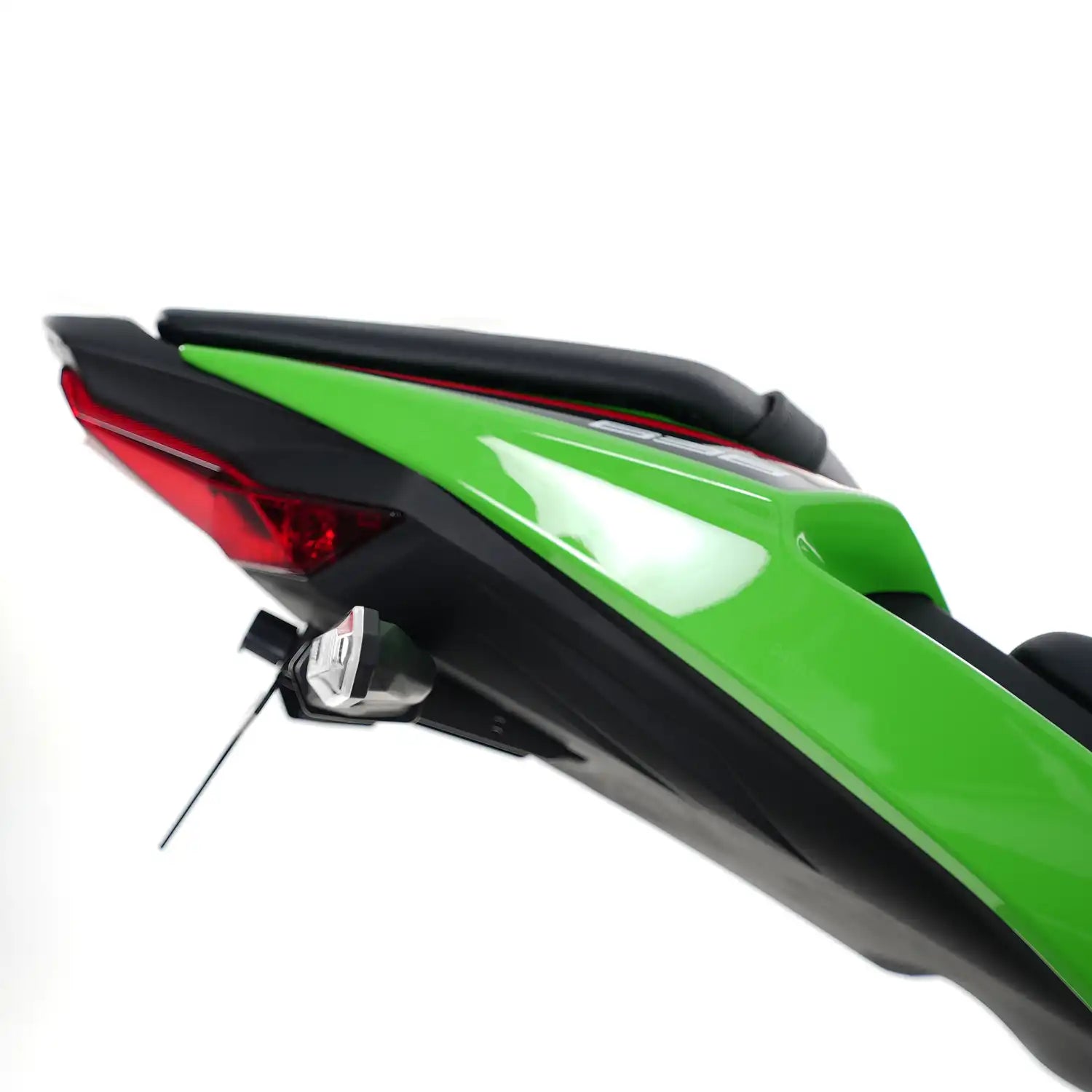 Kit completo Soporte Patente R&G ZX-6R: placa, tornillería, conectores eléctricos, espaciadores