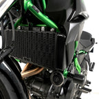 Protector de Radiador R&G PRO instalado en Kawasaki Z650 2025 vista frontal completa
