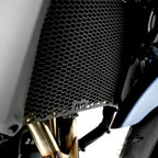 Rejilla radiador R&G PRO aluminio negro mate Yamaha MT-09 2024 instalada primer plano
