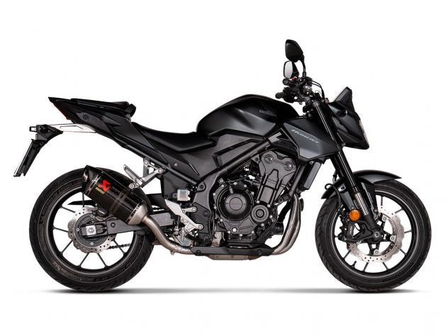 Escape Akrapovic Slip-On fibra de carbono montado en Honda NX 500 2024