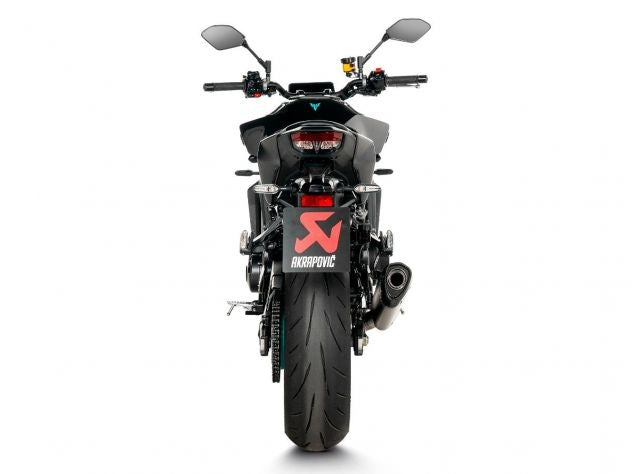 Escape completo Akrapovic Racing Line titanio montado en Yamaha MT-09 2025