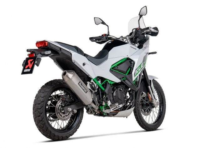 Detalle construcción titanio estampado silenciador Akrapovic KLE 500