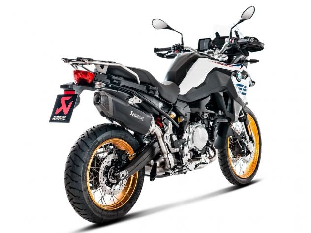 Escape Akrapovic S-B9SO3-HFBFCTBL vista trasera fibra carbono trenzada terminación racing