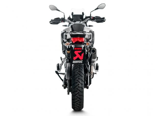 Comparativa peso escape original BMW vs Akrapovic titanio negro -1.5kg reducción