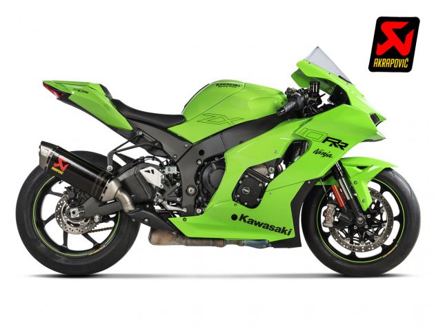 Detalle silenciador slip-on Akrapovic homologado Kawasaki racing