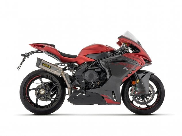 Detalle silenciador Arrow titanio con terminal carbono homologado MV Agusta F3 800