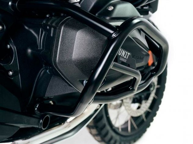 Detalle tornillería incluida kit defensas Unit Garage R 1300 GS