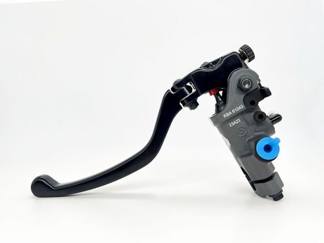 Detalle sistema RCS Brembo con selector distancia 18-20mm y microswitch ABS integrado