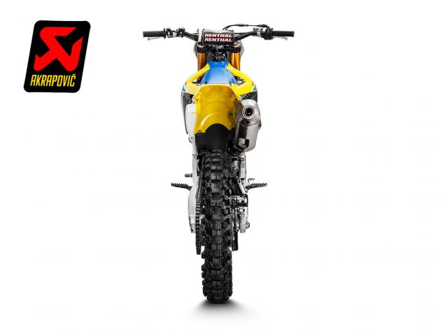 Sistema completo Akrapovic Evolution con kit instalación tornillería resortes abrazaderas incluido