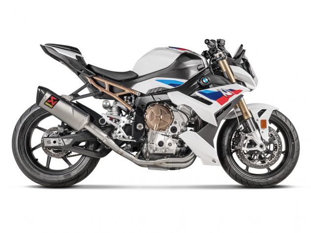 Logo Akrapovic grabado en silenciador titanio BMW S1000RR