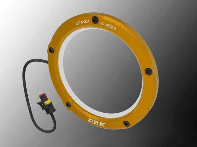 Detalle anillo LED Ducabike instalado tapa embrague transparente DBK iluminación nocturna