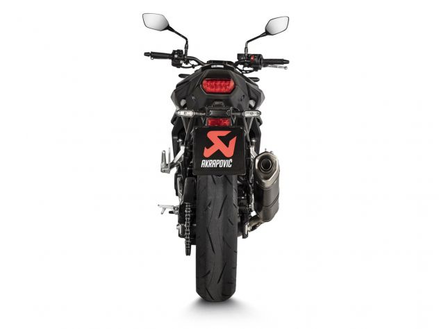 Sistema Slip-On Akrapovic completo para Honda CB750 Hornet 2023-2025
