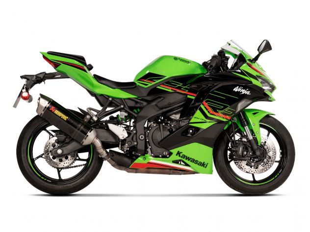 Terminal escape Akrapovic S-K4SO8-HRC vista lateral Ninja ZX-4R
