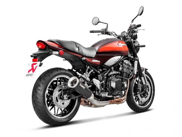 Terminal Akrapovic titanio negro con tapa fibra carbono Z900 RS SE detalle