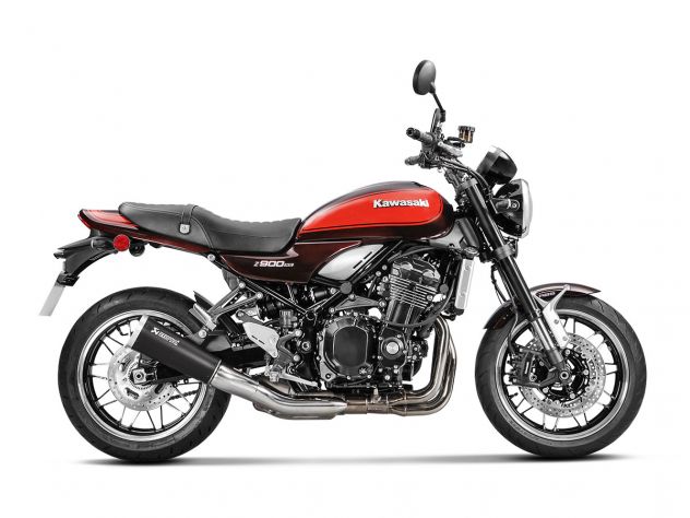 Silenciador Akrapovic S-K9SO5-HBAVTBL montado en Kawasaki Z900 RS completo
