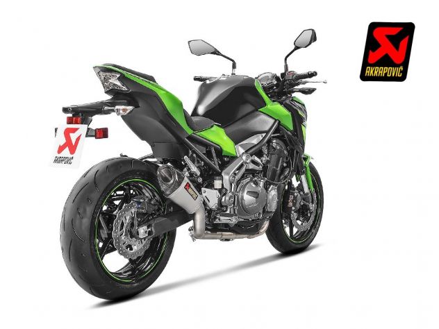 Terminal Slip-On Akrapovic con tapa de fibra de carbono Kawasaki Z900