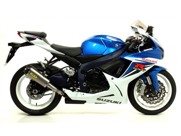 Terminal Arrow titanio GSX-R 750 detalle fijación fibra carbono