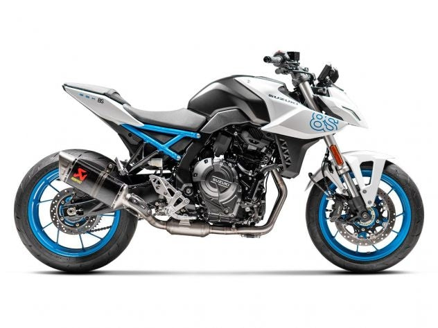 Escape completo Akrapovic carbono racing montado en Suzuki GSX-8S con salida lateral derecha