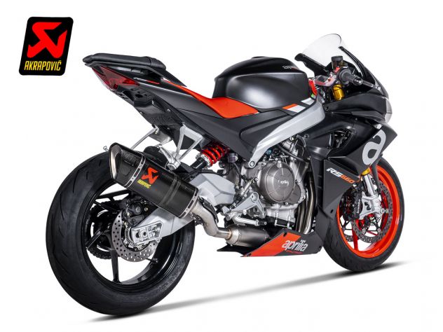 Detalle colector acero inoxidable y soldaduras TIG escape Akrapovic RS 660