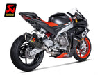 Detalle colector acero inoxidable y soldaduras TIG escape Akrapovic RS 660
