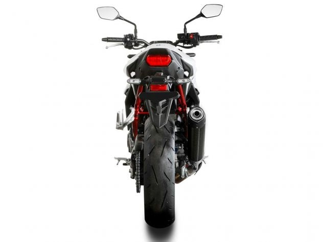 Sistema slip-on Mivv Oval montado en Honda CB750 Hornet 2023-2024