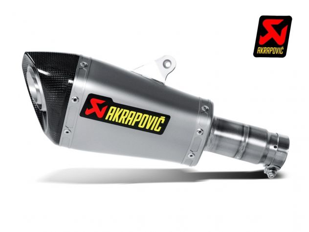 Escape Akrapovic Slip-On titanio con fondo carbono montado en Yamaha R6 2010-2020 vista lateral