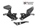 Estriberas ajustables Bonamici Racing negras para Honda CBR1000RR SP montadas en moto