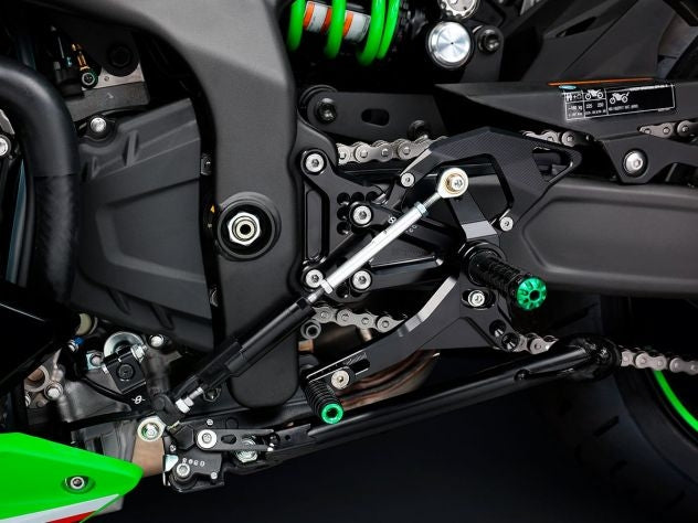 Selector de marchas incluido en kit estriberas Bonamici Racing Kawasaki ZX-4R RR