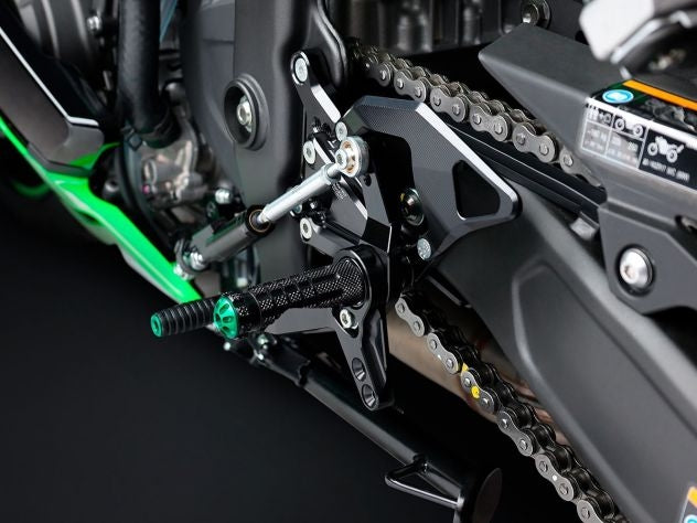 Sistema de estriberas Bonamici Racing con 9 posiciones de ajuste Kawasaki ZX-4R