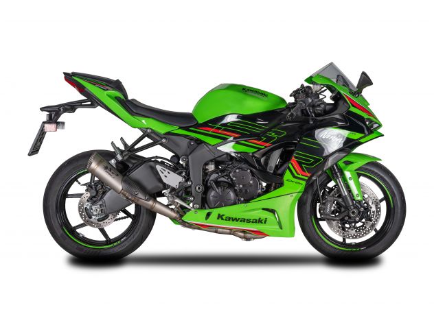 Detalle colector titanio Spark EVO 2024 con bujes CNC mecanizados para ZX-6R